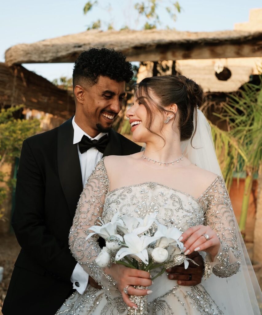 علاء جمال يُشعل السوشيال ميديا بموقف صادم في فرح سلمى عبدالعظيم: “هضربه عادي”