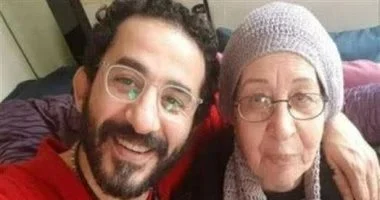 تشييع جنازة والدة أحمد حلمي اليوم في بنها