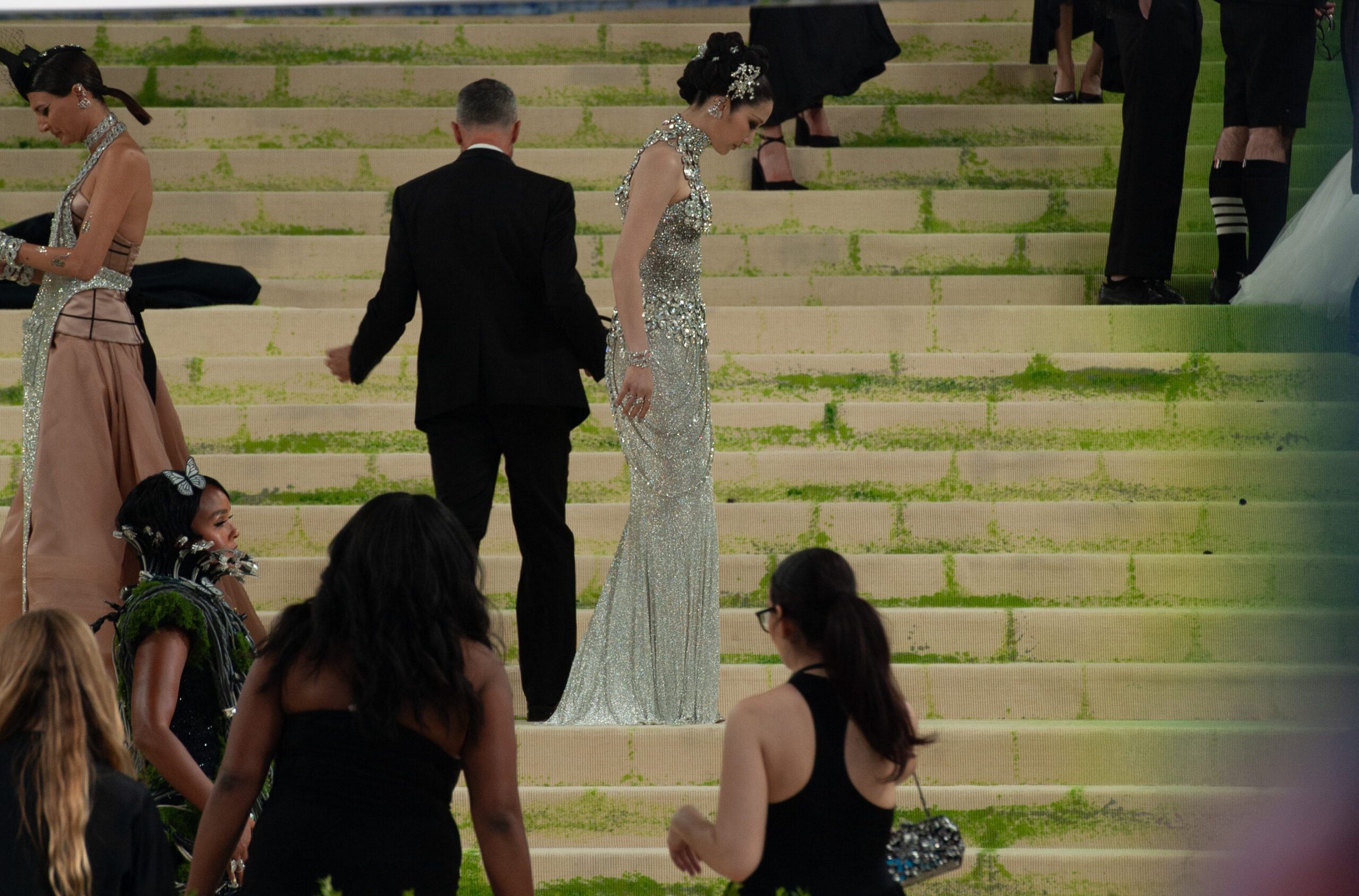 جانيل موناي وإيجيه وضيفة أخرى في حفل Met Gala 2026